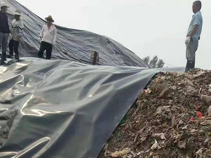 在垃圾填埋場中采用什么規格的土工膜？